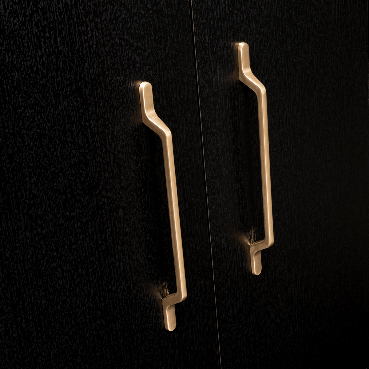 Closet Golden, Wengue, Variedad de Entrepaños y Seis Puertas Abatibles (vista 4)